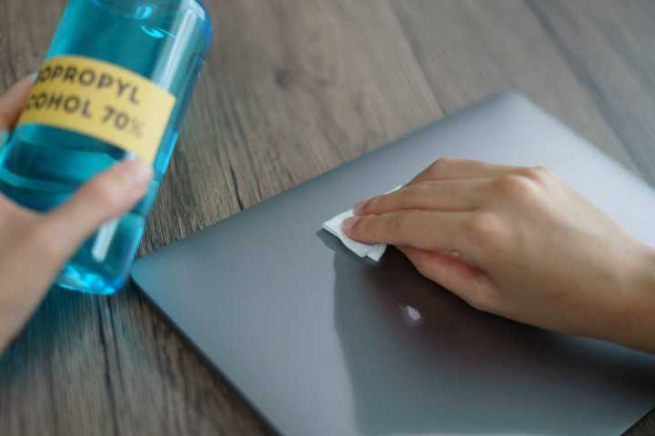 VỆ SINH LAPTOP TẠI NHÀ1